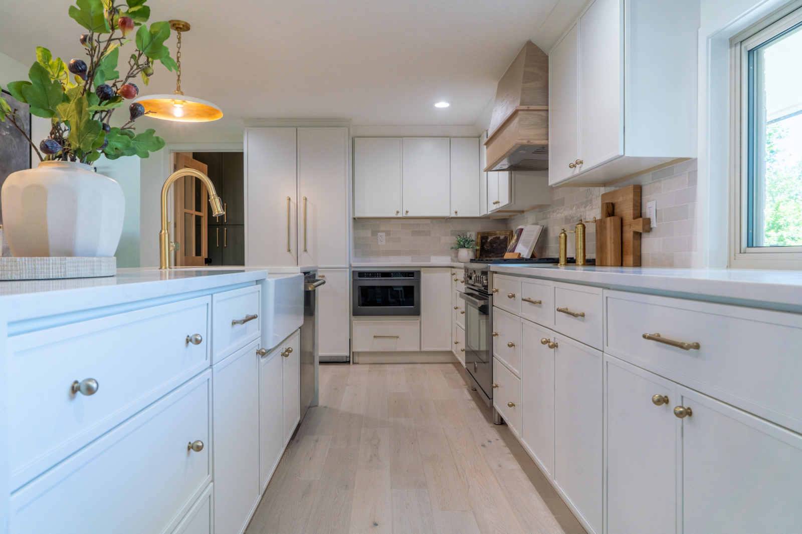 Slim Dove White Shaker