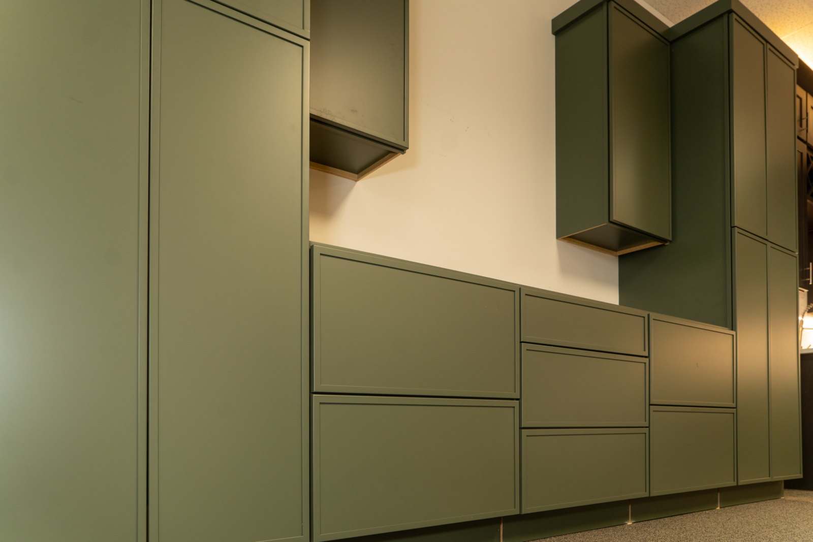 Slim-Saige-Green-Shaker