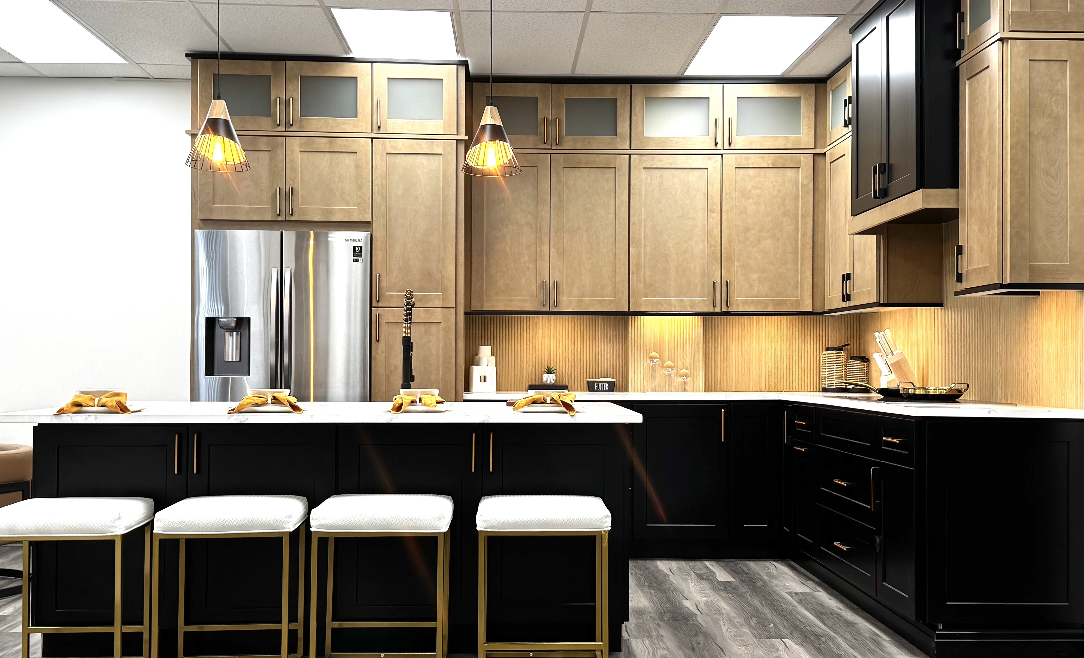 Modernform Shaker Kitchen Cabinets Featuring Timeless Design and Functional Storage Solutions